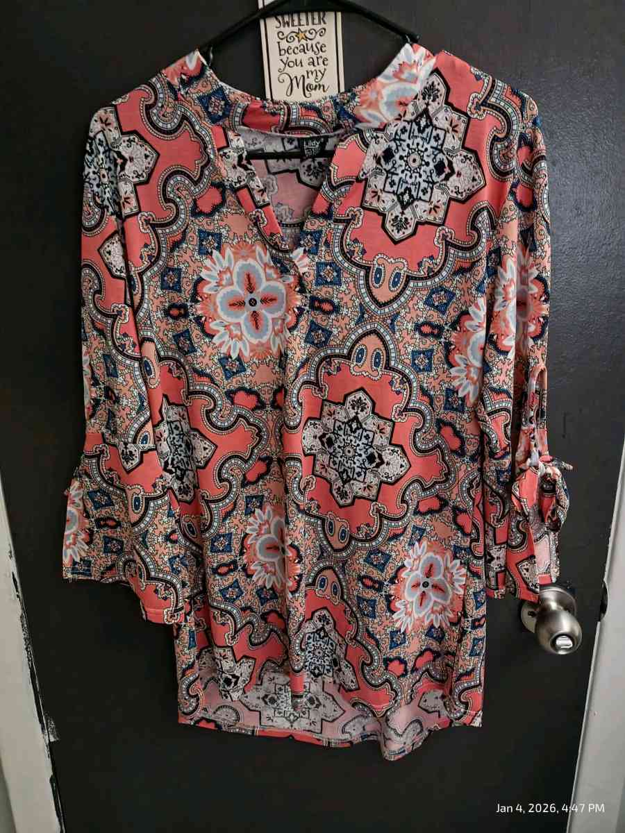 3 quarter length sleeves shirt - Hudson, Florida