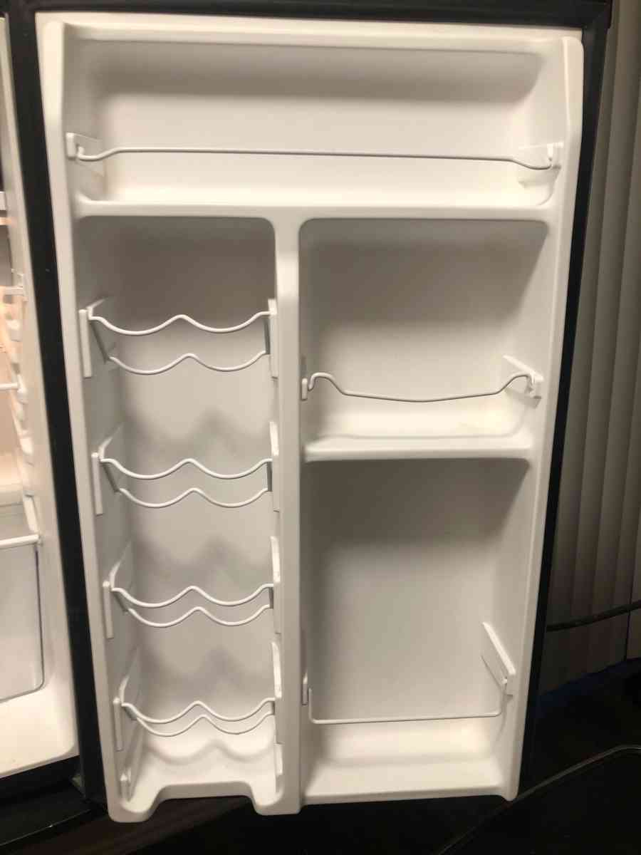 Galanz Mini Fridge - Waxahachie, Texas - FleaMarketBay
