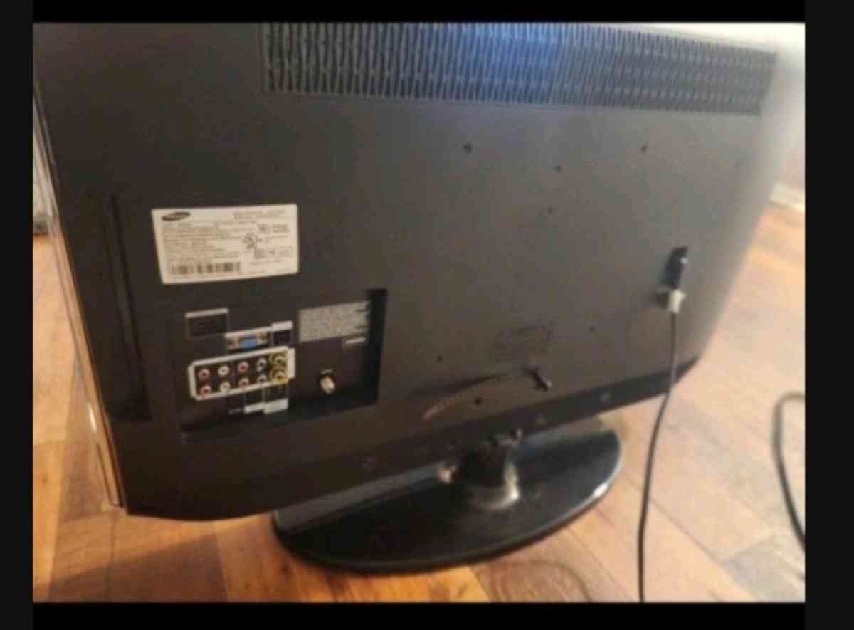 Samsung 32 Clear Picture Television - Stone Mountain, Georgia - FleaMarketBay