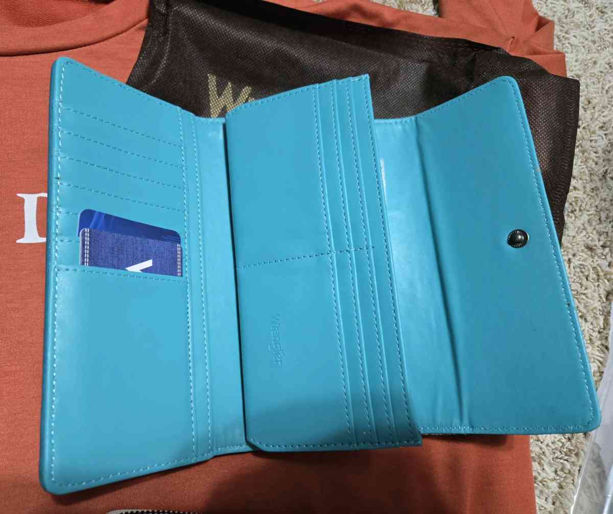 Wrangler Turquoise Floral Wallet Wristlet - Moran, Kansas - FleaMarketBay