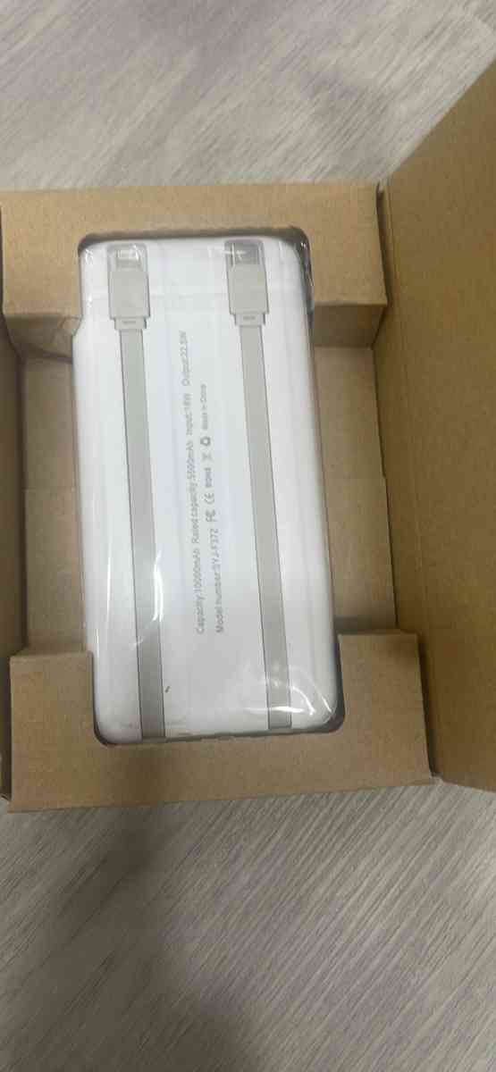 10000mAh portable charger - Burlington, New Jersey - FleaMarketBay