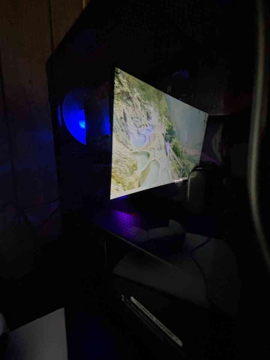 gaming pc and monitor - El Cajon, California - FleaMarketBay