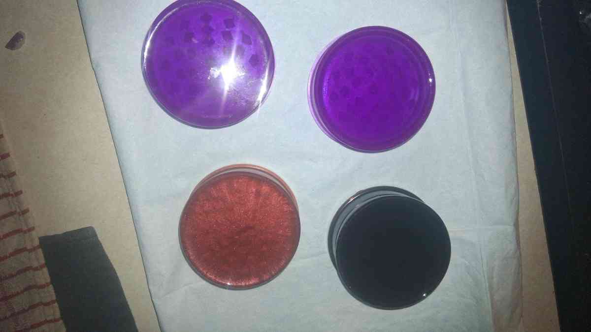 Tobacco Grinders - Adrian, Michigan - FleaMarketBay