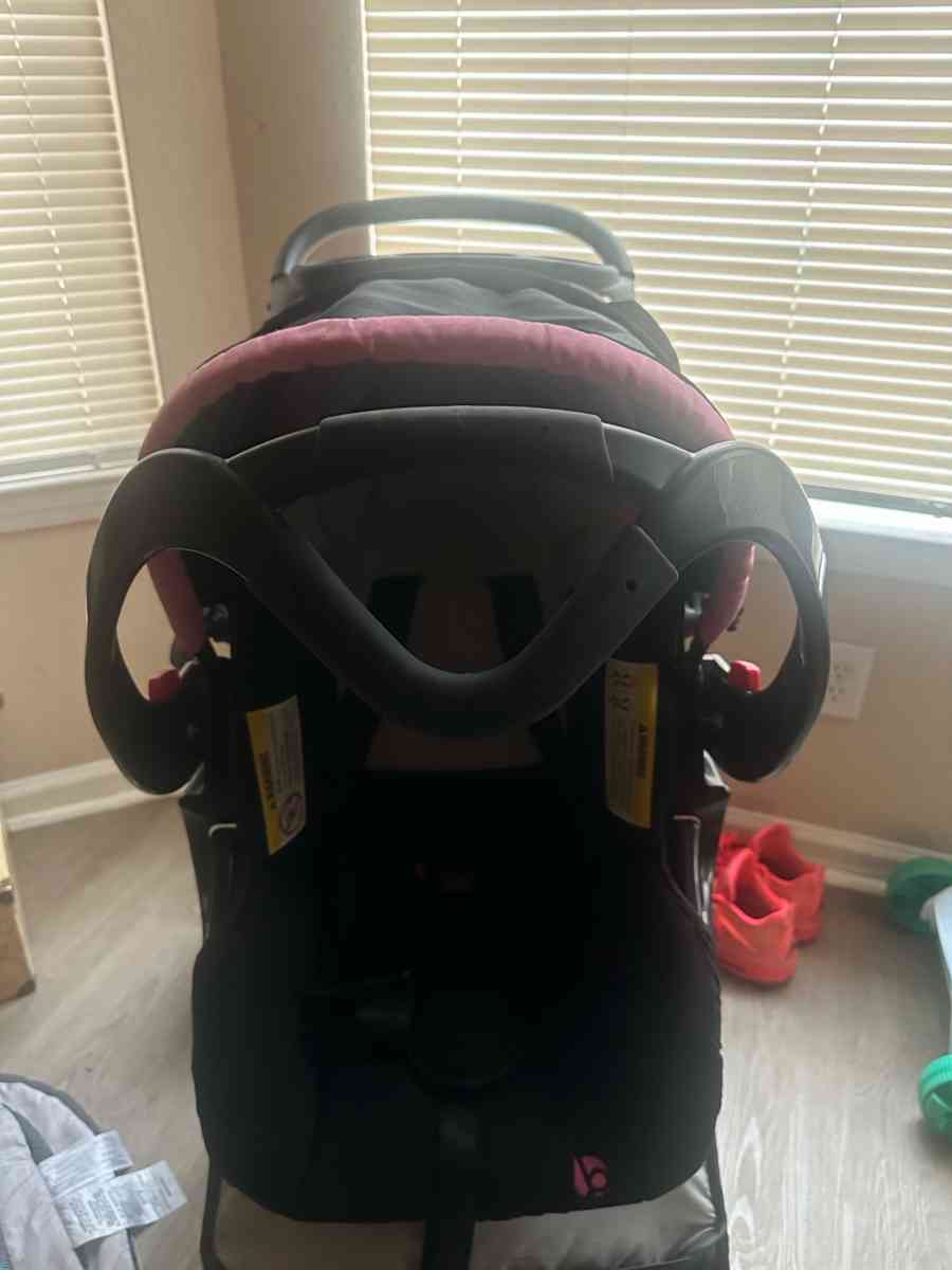 baby car seats - Forest Park, Georgia - FleaMarketBay