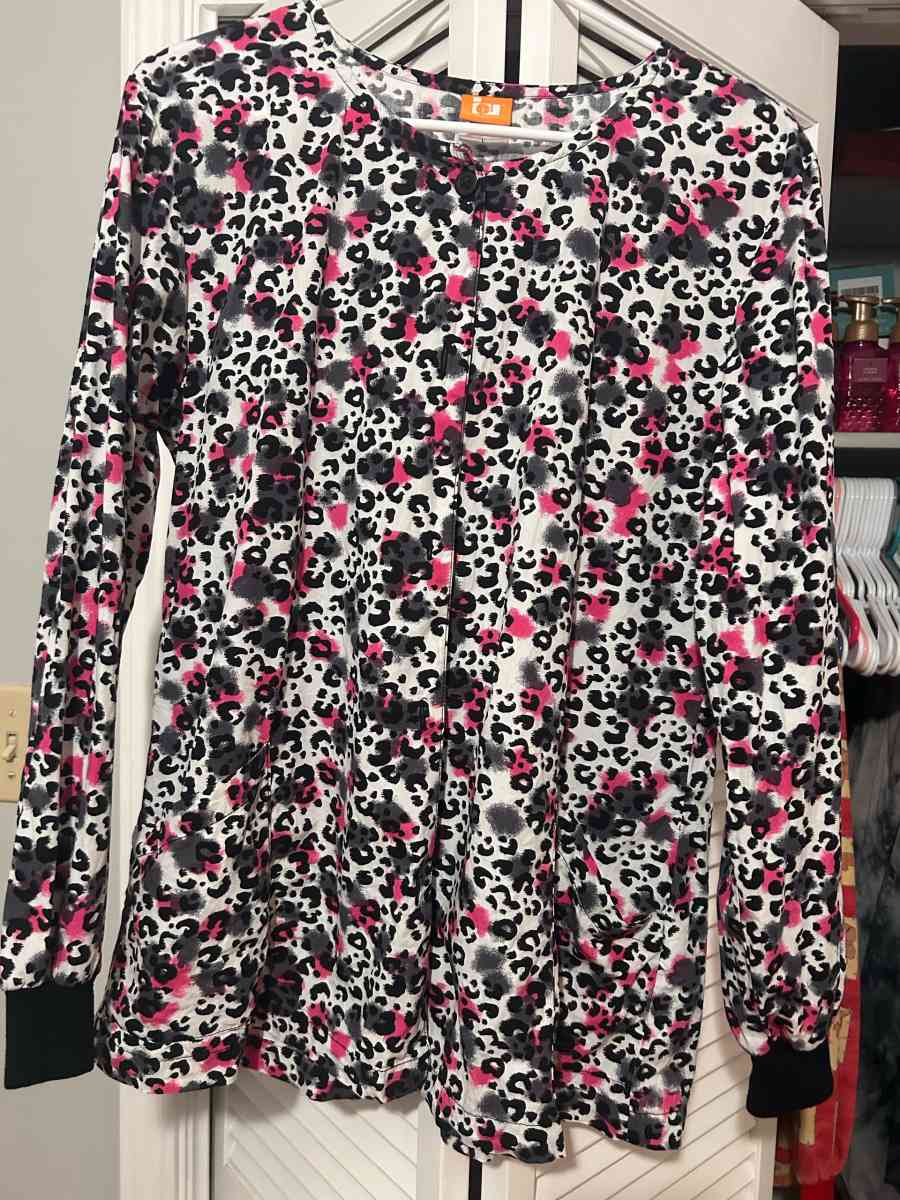 womens scrubs and medical jackets - Temple, Texas - FleaMarketBay