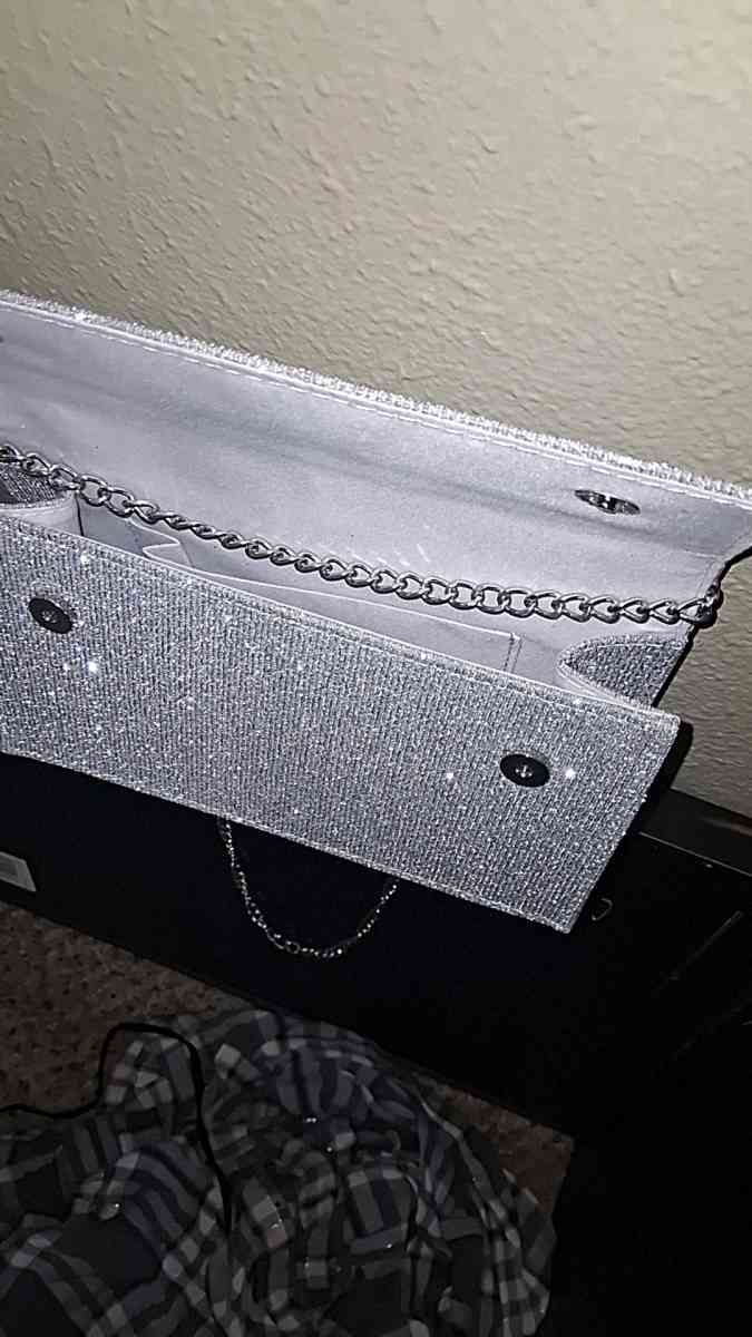 purses and wallets   i will ship and I have cashapp - Bartow, Florida - FleaMarketBay