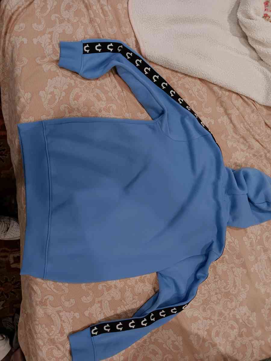 True religion hoodie size medium - Los Angeles, California - FleaMarketBay