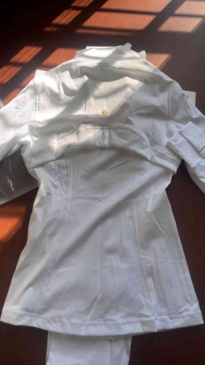 white Lululemon - Columbia, South Carolina - FleaMarketBay