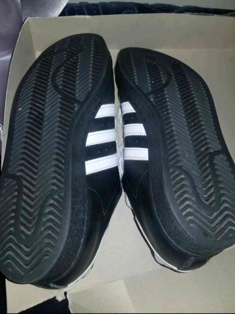 Adidas Superstar BlackWhite Size 6 GS BOYS - Chicago Ridge, Illinois - FleaMarketBay