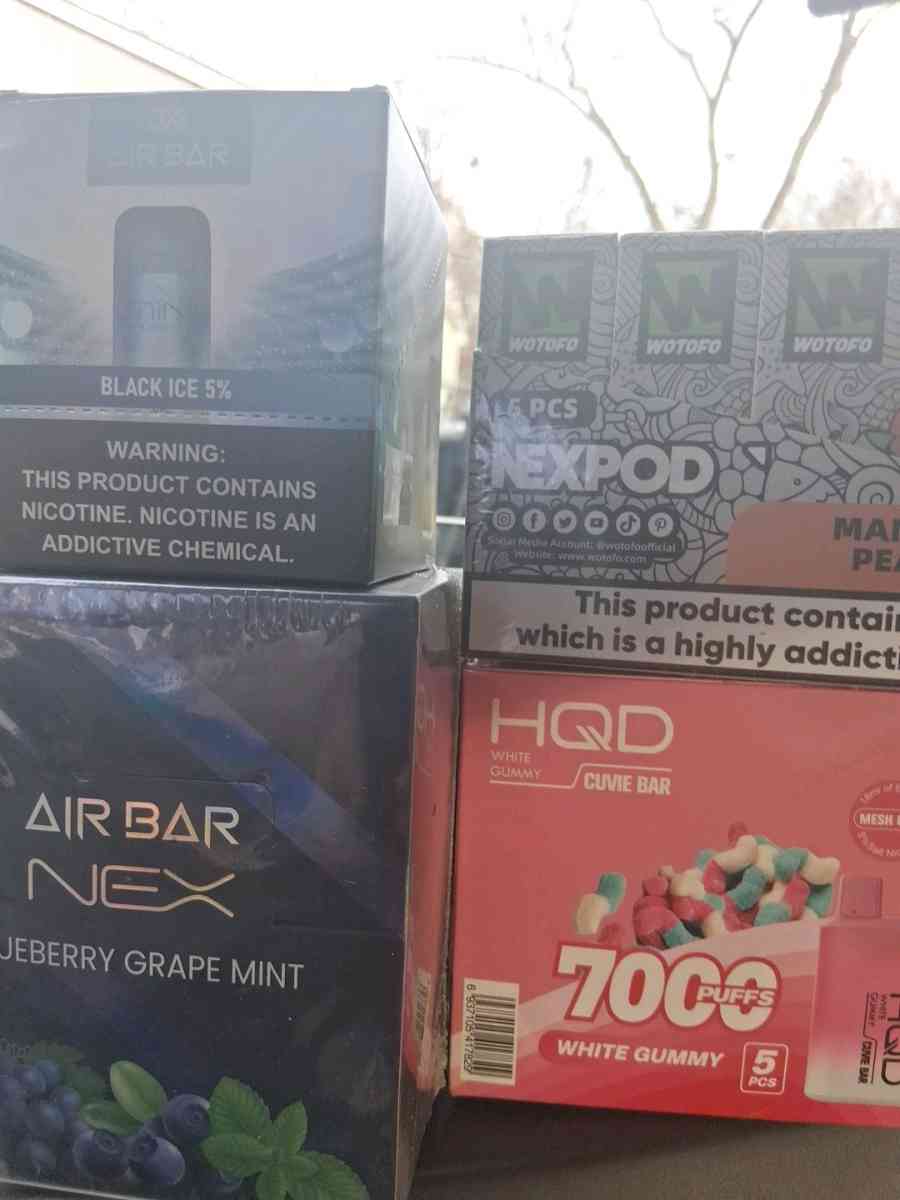 Vapes and gummies 5 a piece or per bag - Agency, Missouri - FleaMarketBay