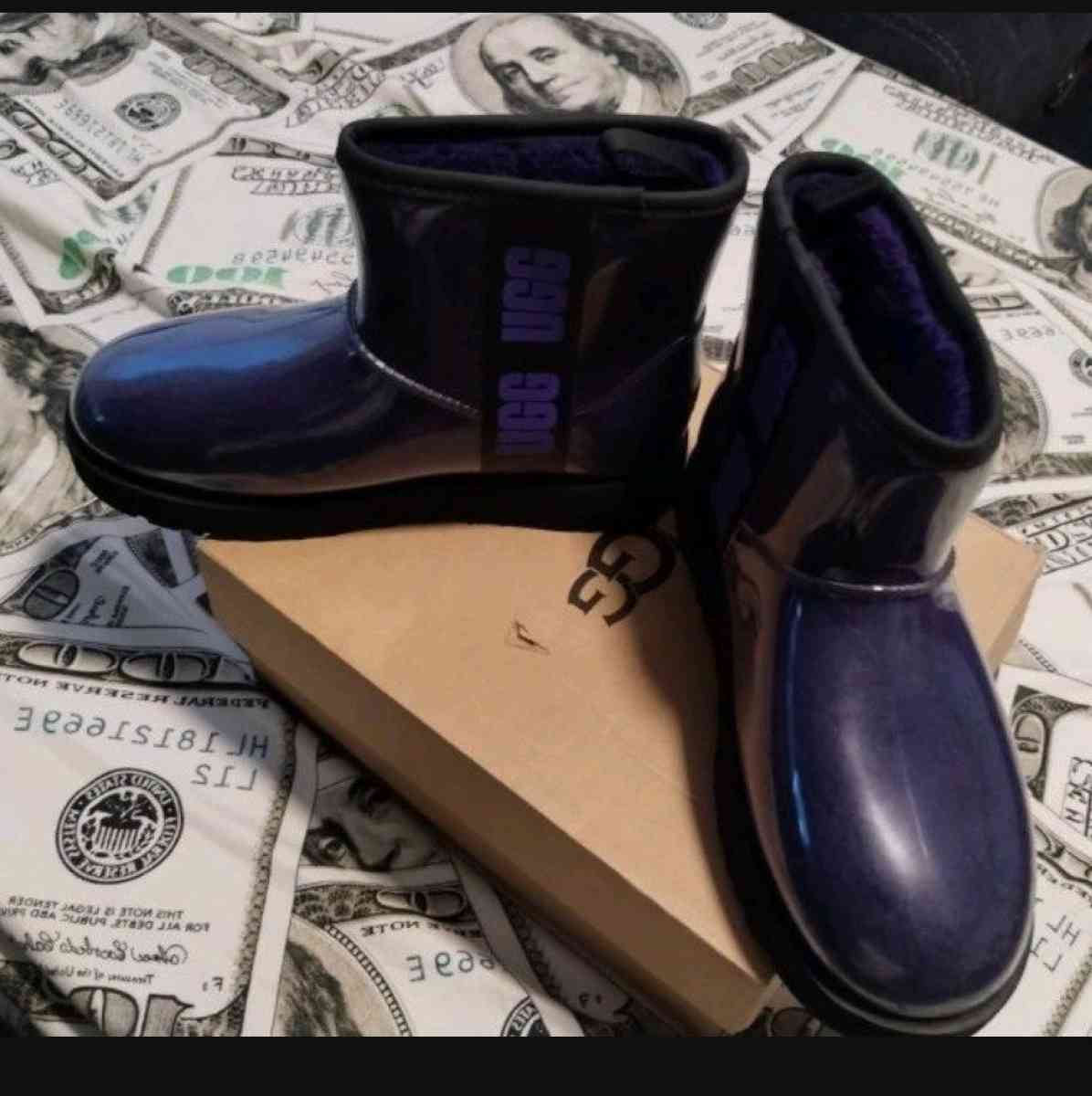 UGG Boots - Washington Navy Yard, District of Columbia - FleaMarketBay