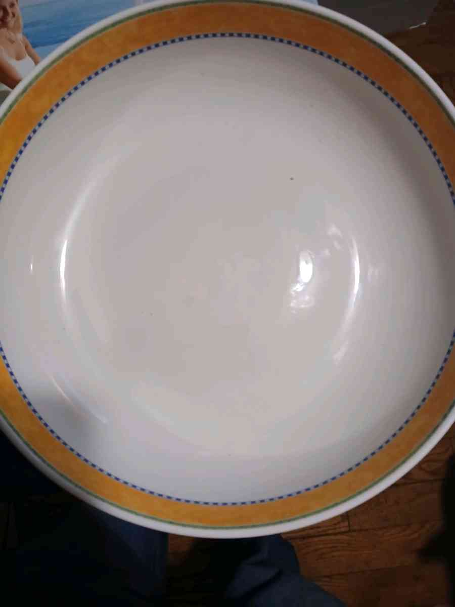 porcelain salad bowls - Rutland, Vermont - FleaMarketBay