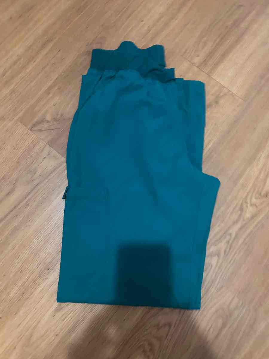 womens scrubs - Temple, Texas - FleaMarketBay