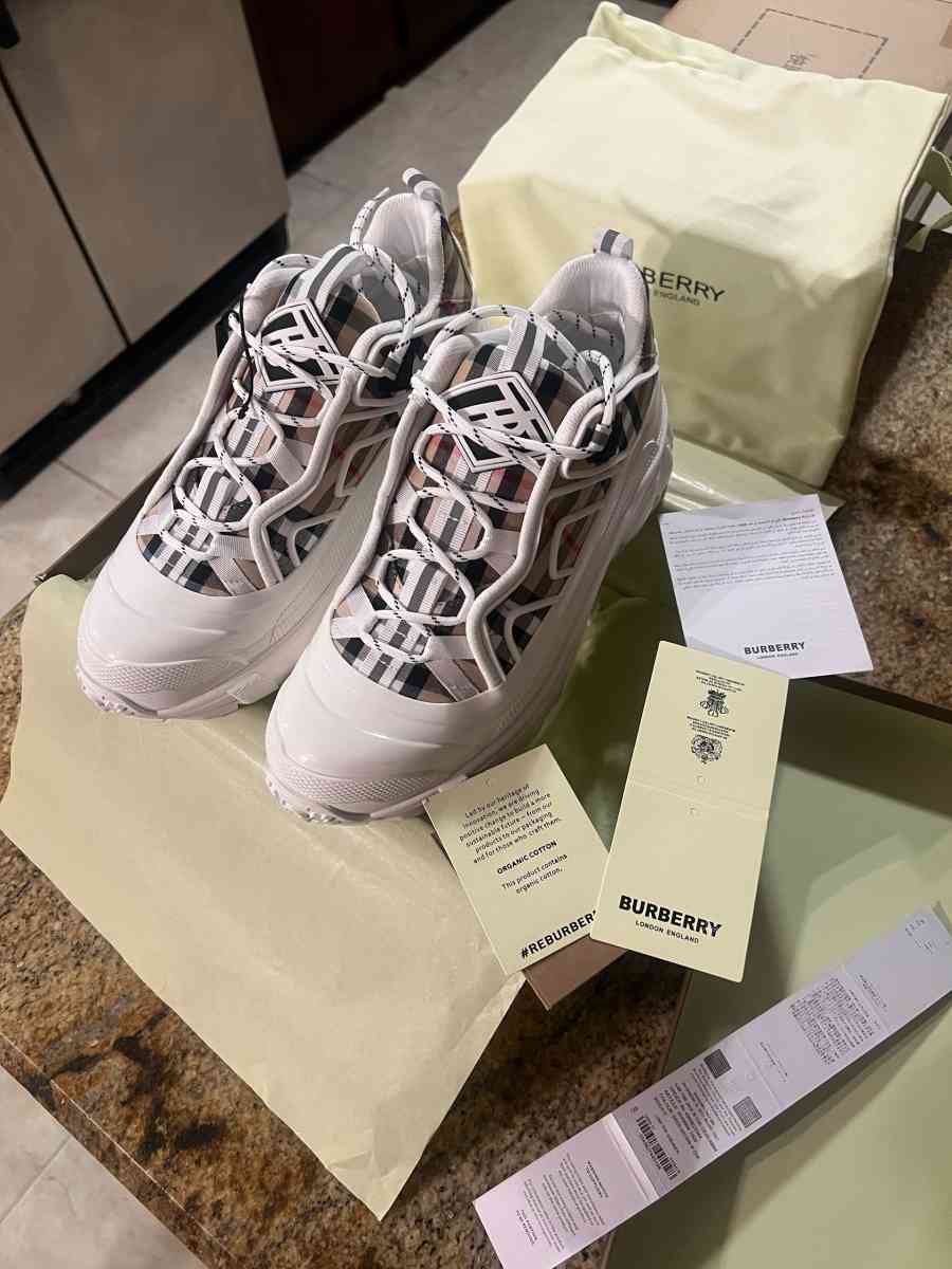 Berberry - Miramar Beach, Florida - FleaMarketBay