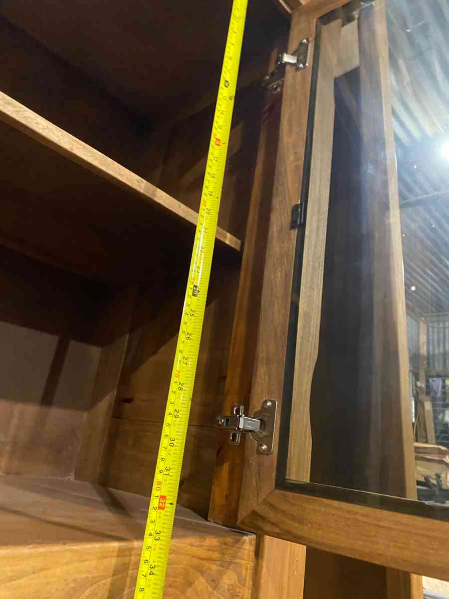 cabinets - River Falls, Wisconsin - FleaMarketBay