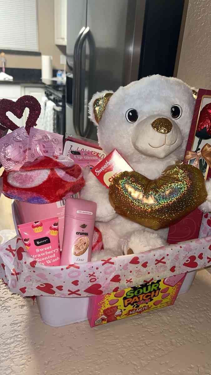 valentines baskets - Goodyear, Arizona