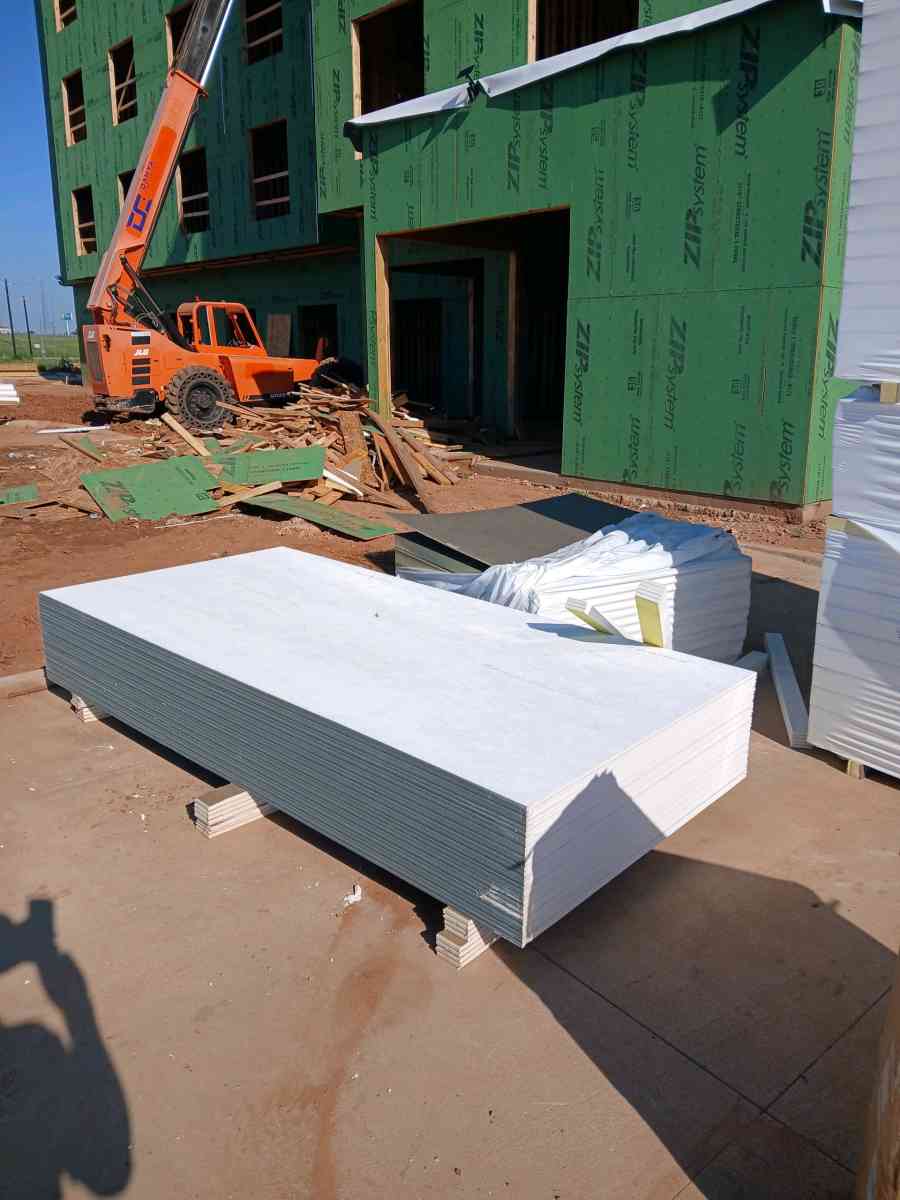 materials for roofing and tools for drywall - Wichita Falls, Texas - FleaMarketBay