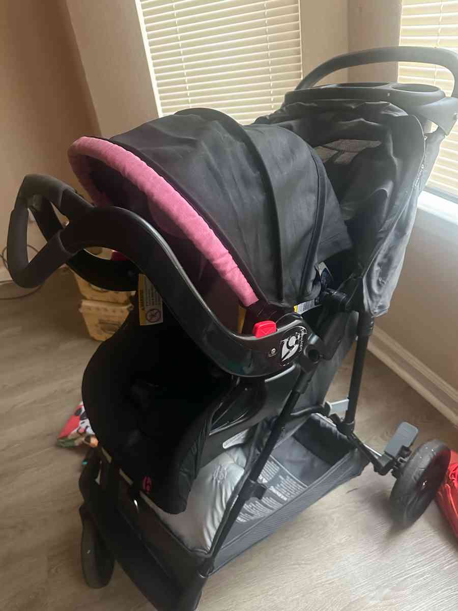 baby car seats - Forest Park, Georgia - FleaMarketBay