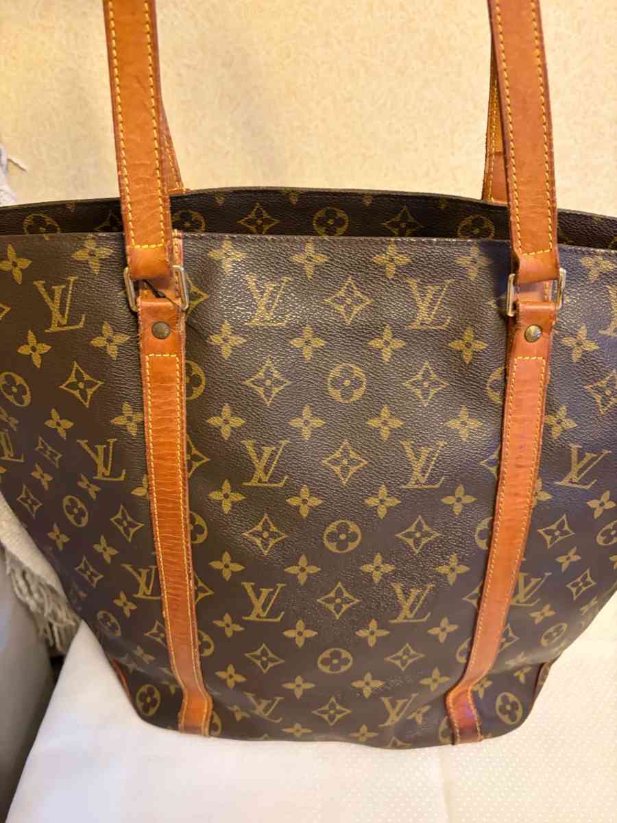 Louis Vuitton monogram sac shopping bag