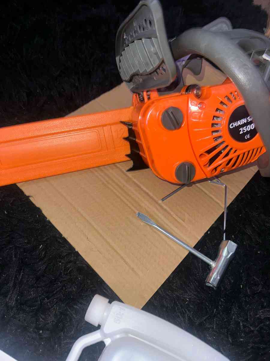 chainsaw - San Bernardino, California - FleaMarketBay