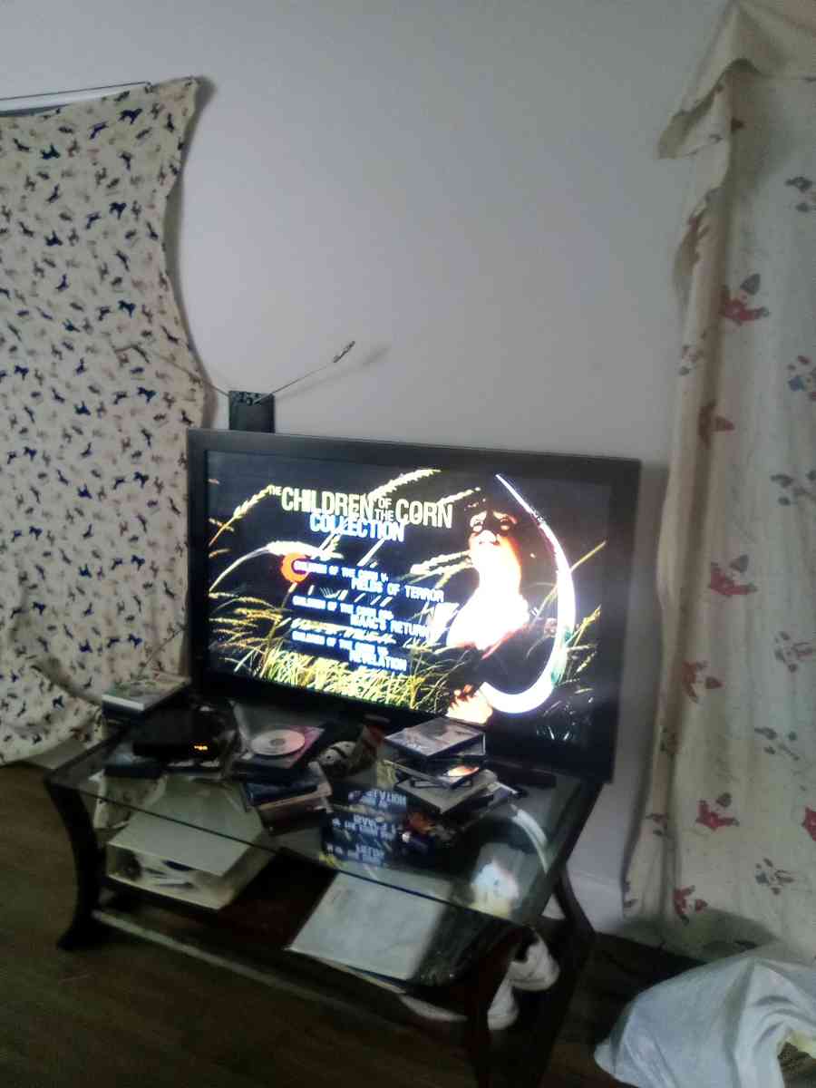 Samsung 55 or 60 inch TV not smart - Madison, Tennessee