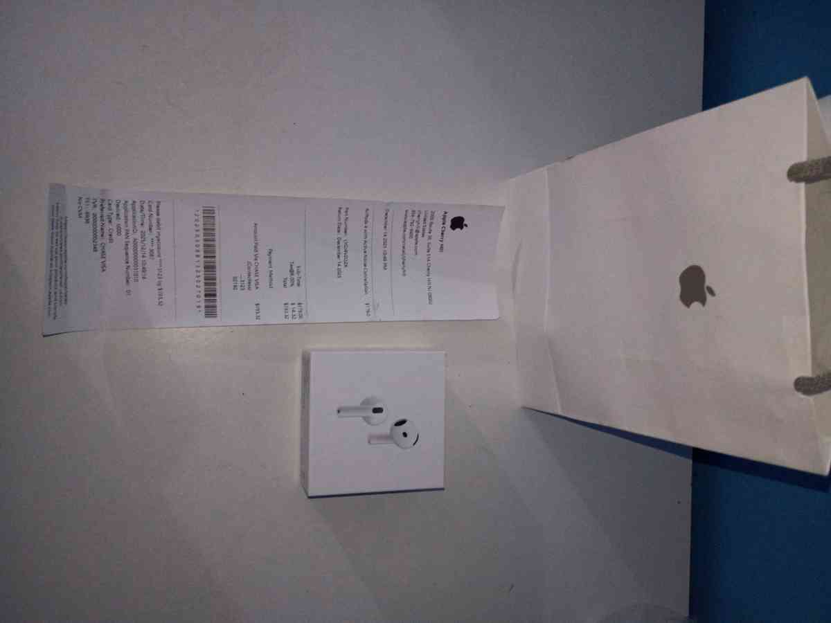 Airpods 4 ANC - Brentwood, New York