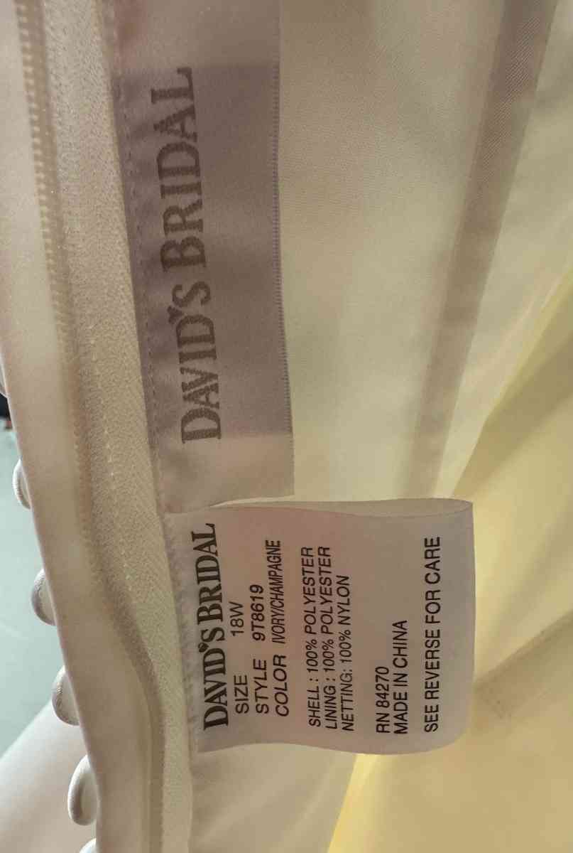 Davids Bridal wedding gown 18W - Demotte, Indiana - FleaMarketBay
