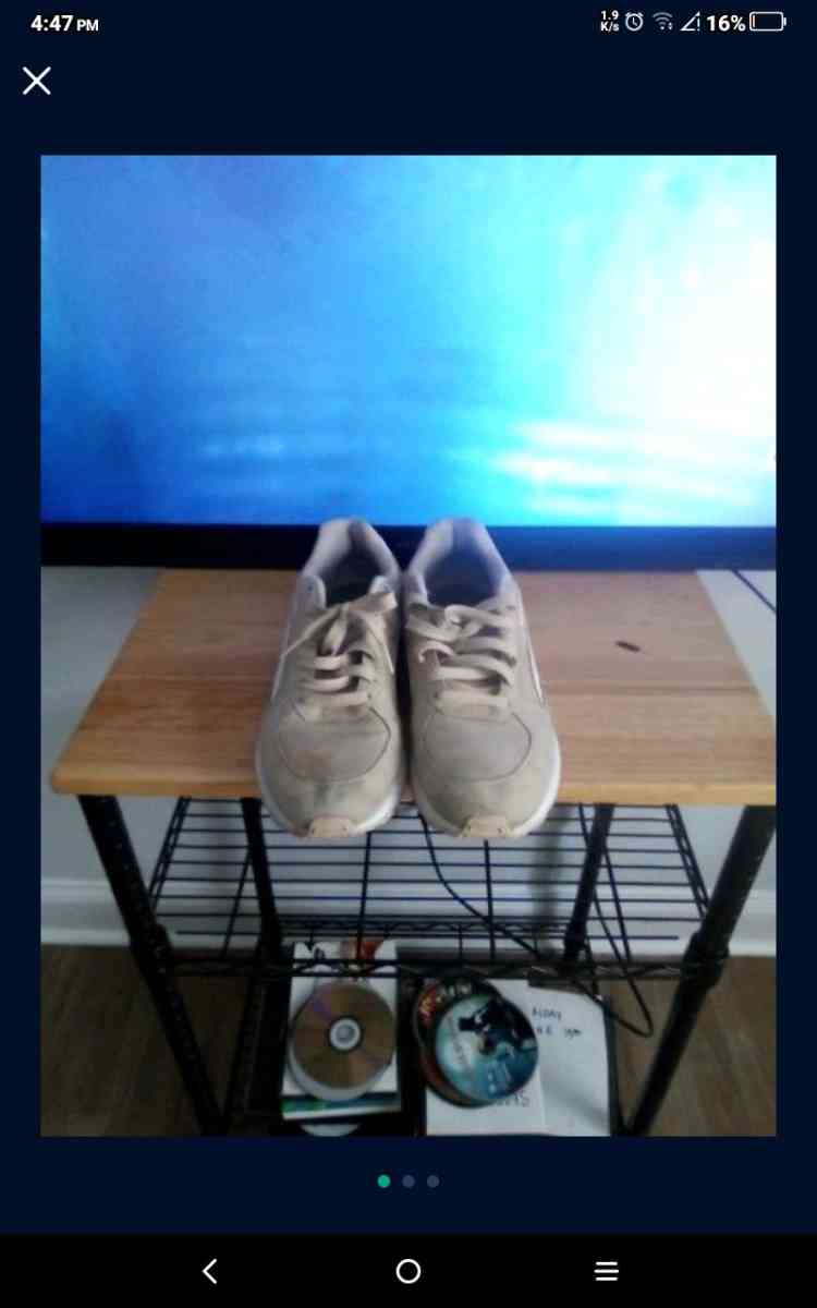 pumas tan suede size 9 mens - Madison, Tennessee - FleaMarketBay