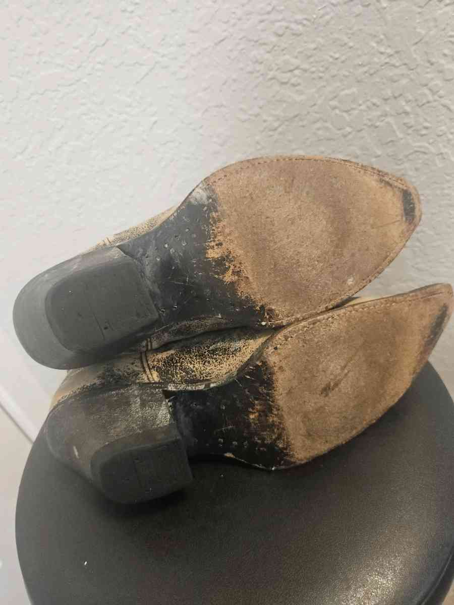 Corral Womens R1963 Distressed Cowboy Boots - Tulsa, Oklahoma - FleaMarketBay