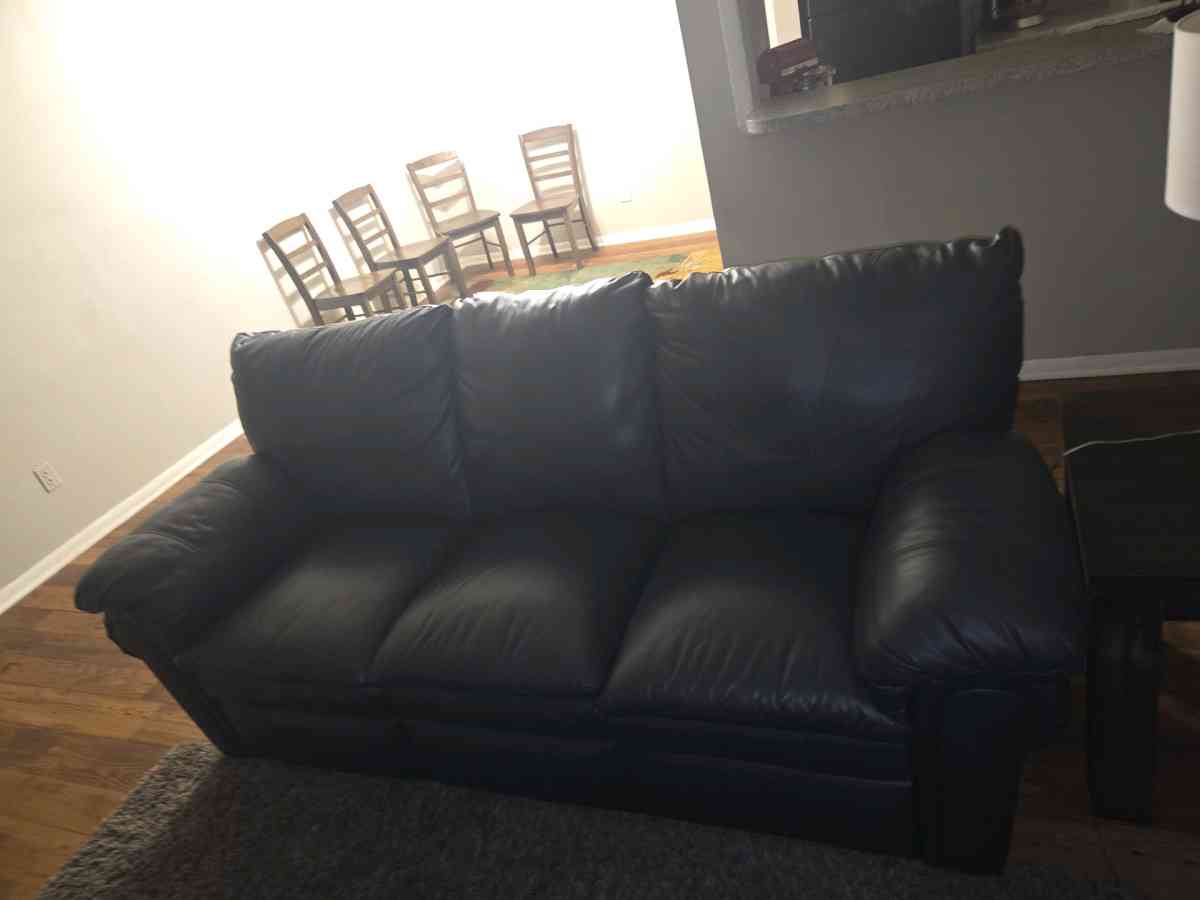 Ethan Allen  Two Piece Leather SET with Recliner - Stone Mountain, Georgia - FleaMarketBay