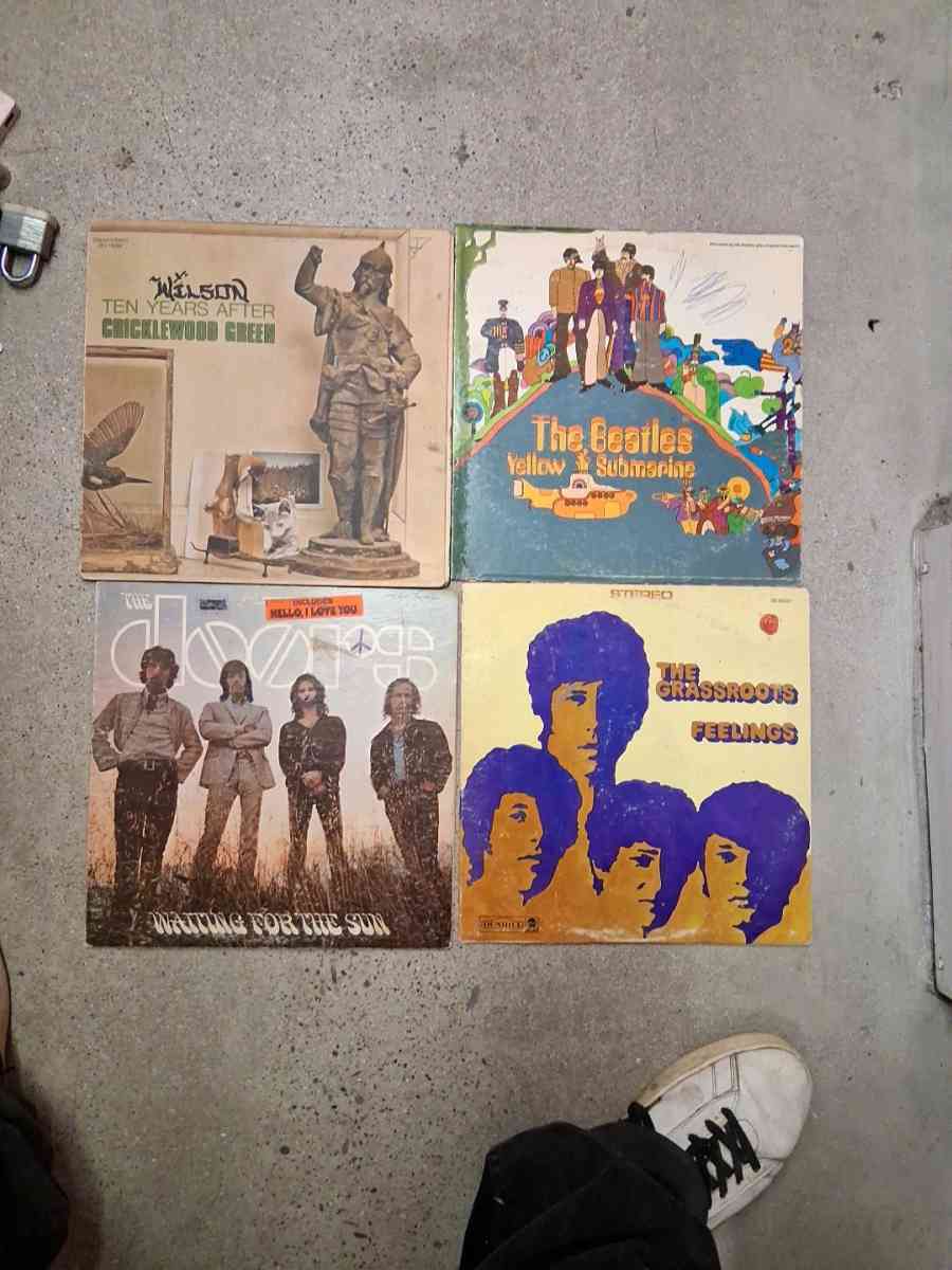 im selling records - Ventura, California - FleaMarketBay