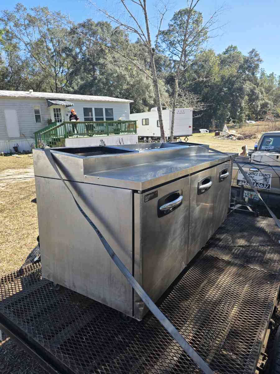 Prep Line Cooler still works - Citra, Florida - FleaMarketBay