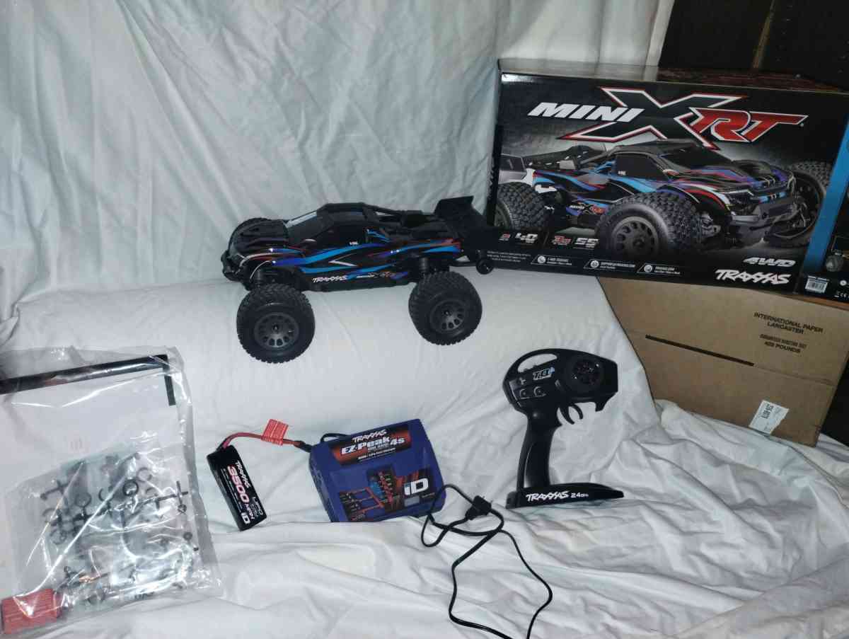 Traxxas xrt mini 4wd - Belleville, Michigan