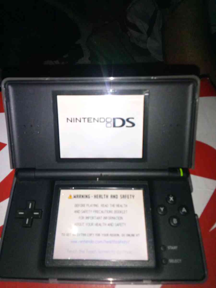 Nintendo DS lite with 3 games - San Bernardino, California