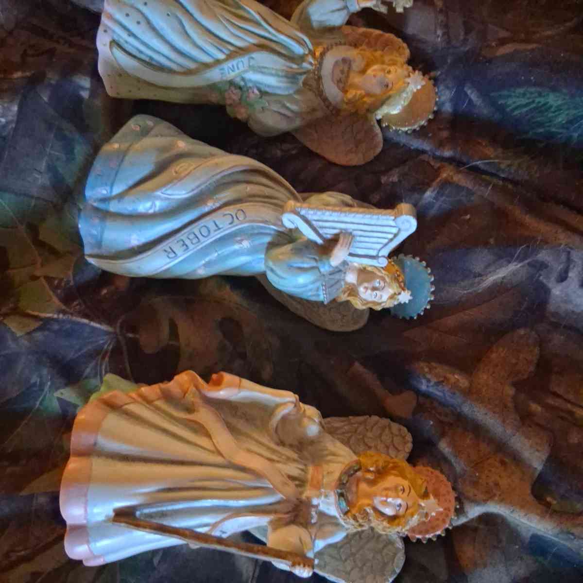 Colltion of some Angels about 5 a pieece beutiful like new - Pottsville, Pennsylvania - FleaMarketBay