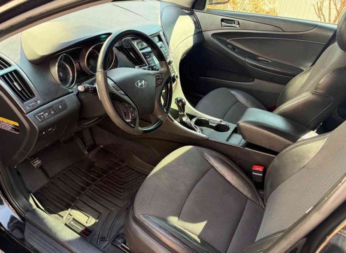 Hyundai Sonata 2012 Clean title - Temple Hills, Maryland - FleaMarketBay