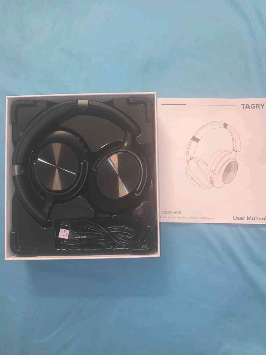 new Hybrid Wireless headphones - Flushing, New York - FleaMarketBay