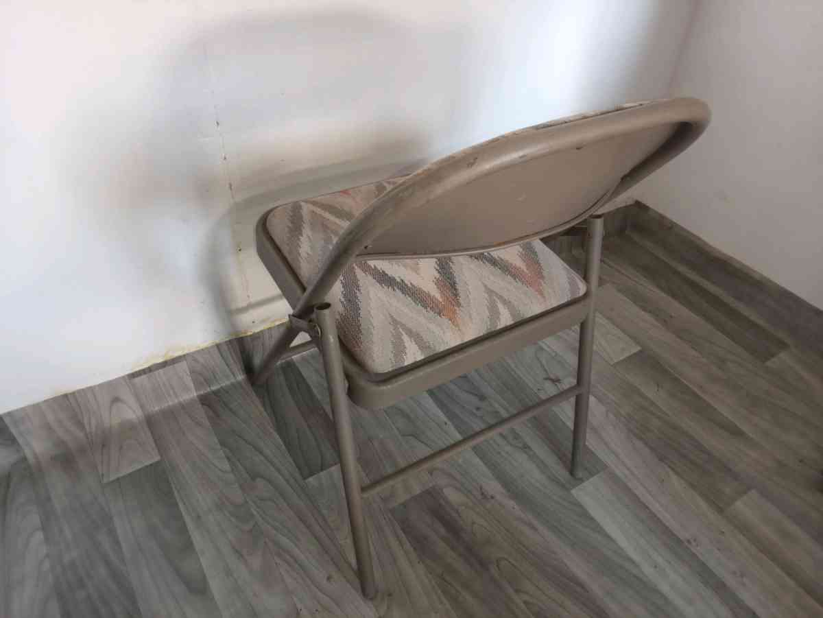 3 FEET TALL FOLDABLE PORTABLE TABLE  PORTABLE FOLDABLE CHAIR - Fremont, California - FleaMarketBay