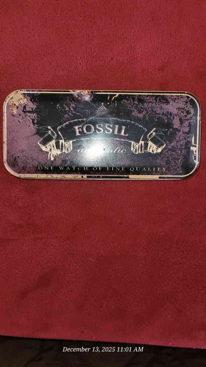 Vintage Fossil gold tone watch with case - Davidson, North Carolina - FleaMarketBay