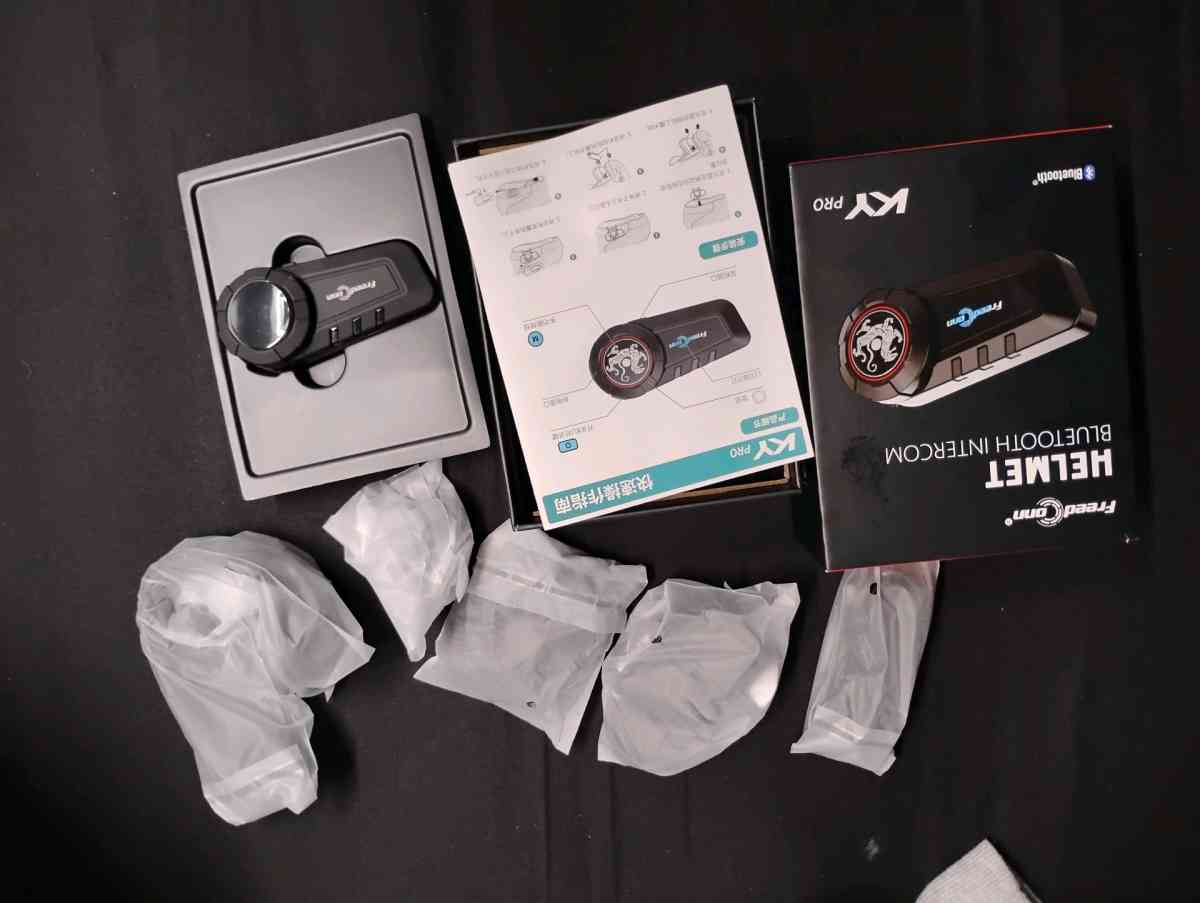 Freed onn helmet Bluetooth intercom - Pittsburg, California - FleaMarketBay