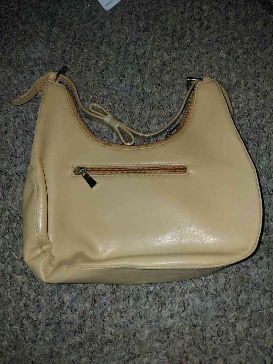 new Purse - Westland, Michigan - FleaMarketBay