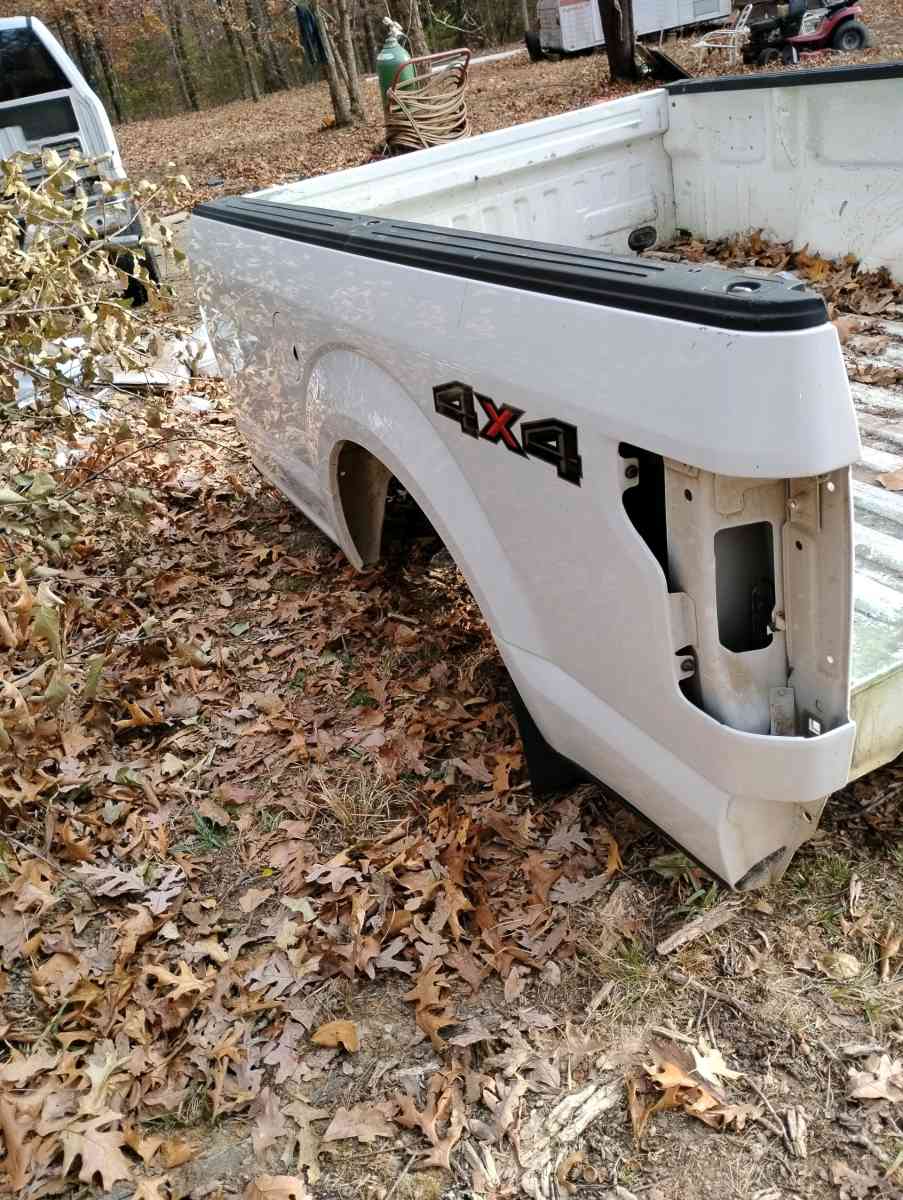 2015 2016 2017 2018 2019 2020 Ford f150 8 ft bed box white - Bismarck, Missouri - FleaMarketBay