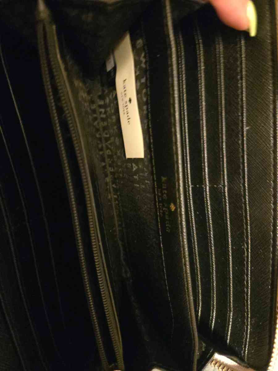 wallets - Bloomsburg, Pennsylvania - FleaMarketBay