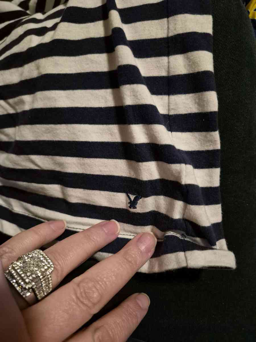 LIKE NEW Womens AMERICAN EAGLE Tank Top Size Large - New Baltimore, Michigan - FleaMarketBay