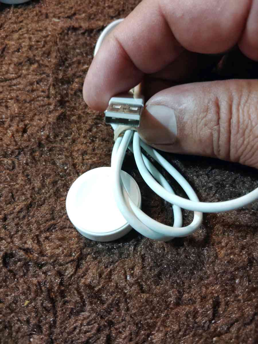 apple watch magnet charger N apple airpods3 left side - North Hills, California - FleaMarketBay