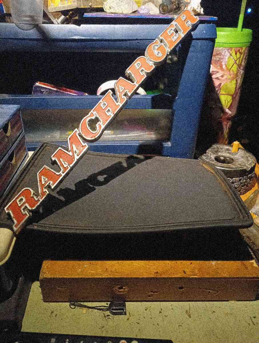 VINTAGE 19741980 7480 DODGE RAMCHARGER Tailgate EMBLEM OEM 3