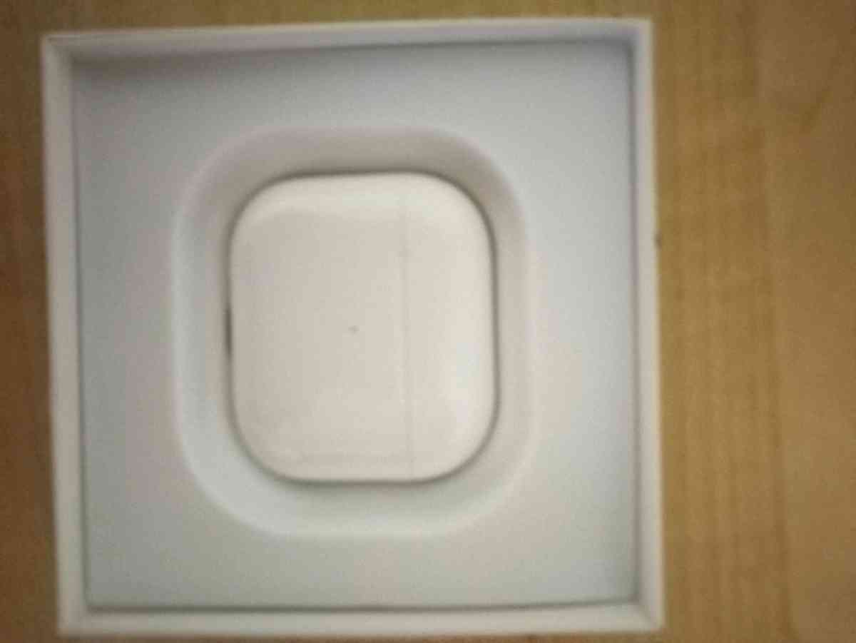 Earbuds 3 - Anchorage, Alaska - FleaMarketBay