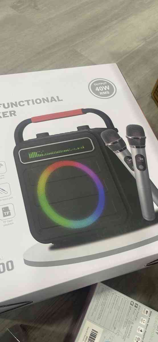 Karaoke Machine 2 Wireless Microphones - Camden, New Jersey - FleaMarketBay