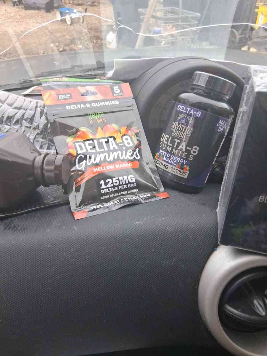 Vapes and gummies 5 a piece or per bag - Agency, Missouri - FleaMarketBay