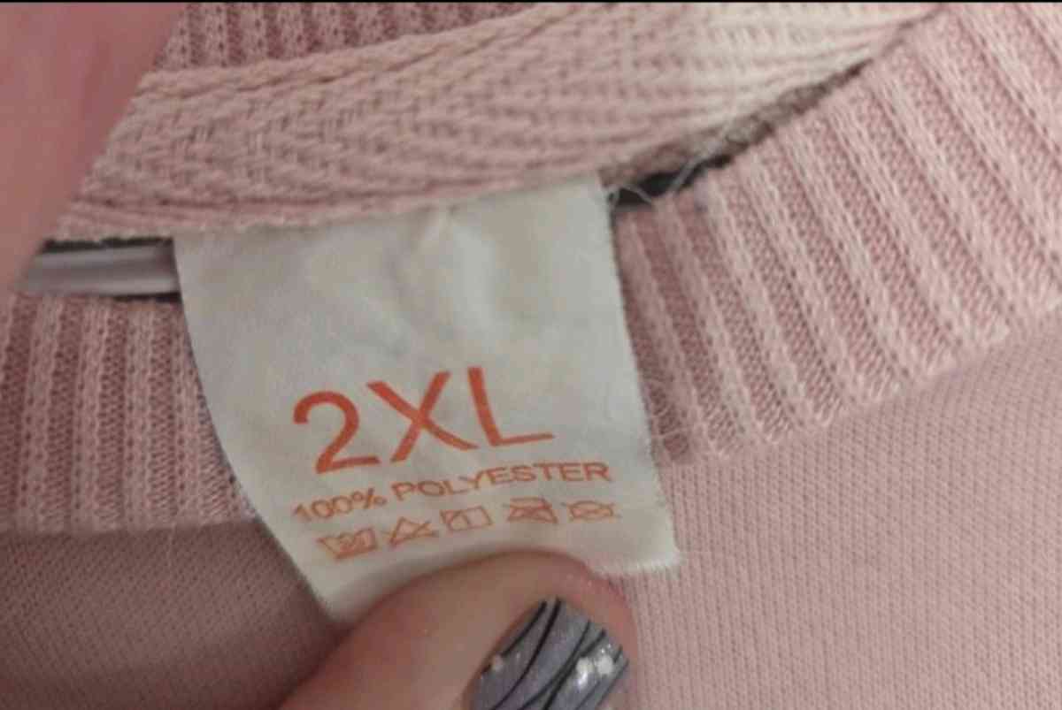 Womens 2xl sweatshirt - Winnsboro, Louisiana - FleaMarketBay